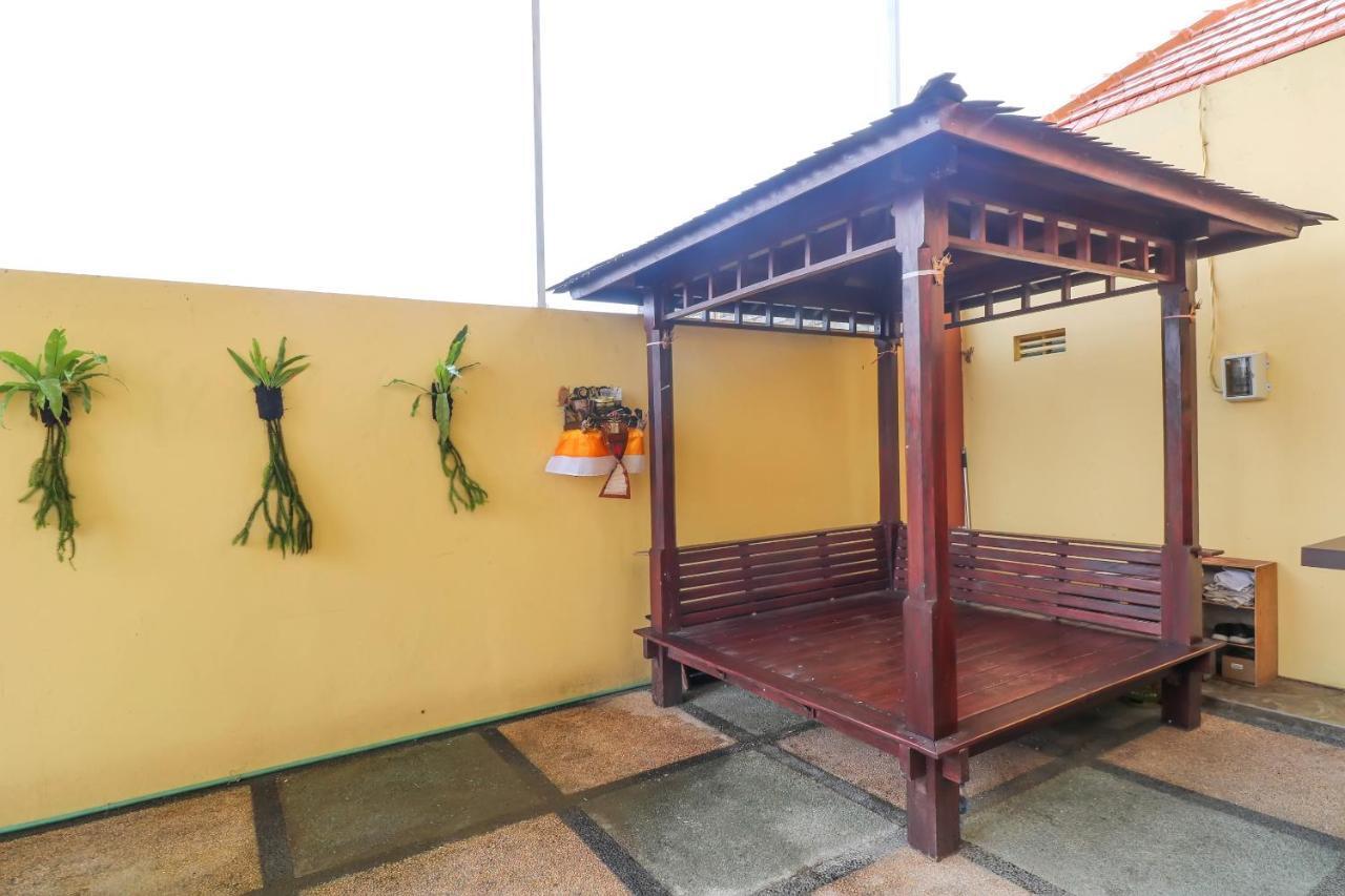Hotel OYO 2234 Dewi Uma House Denpasar Exterior foto